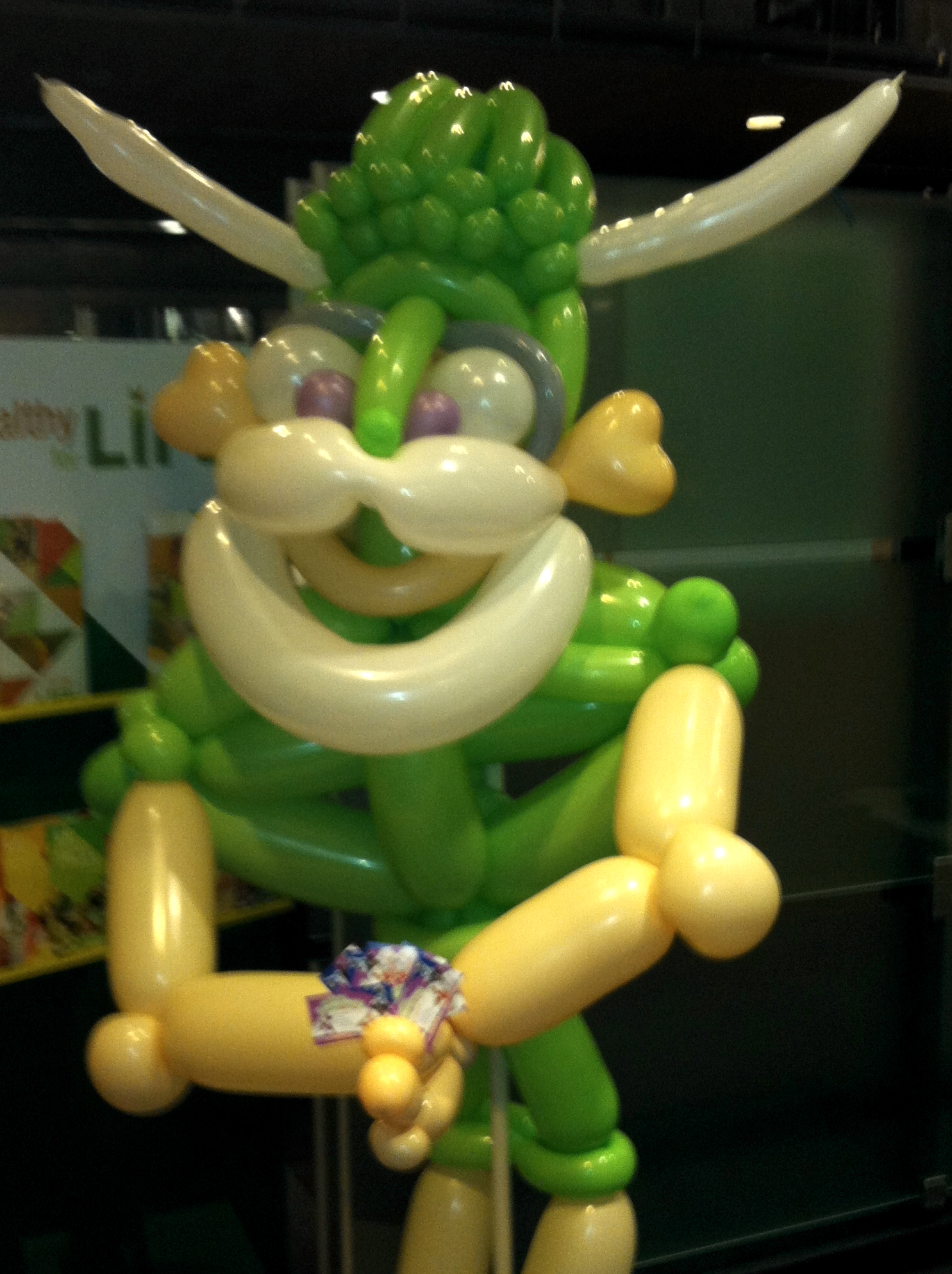 green-man-balloon-twister